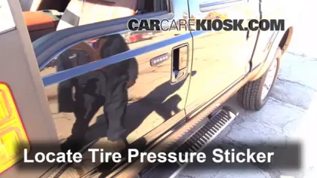 2014 Ford F-350 Super Duty King Ranch 6.7L V8 Turbo Diesel Pneus et roues Vérifier la pression des pneus